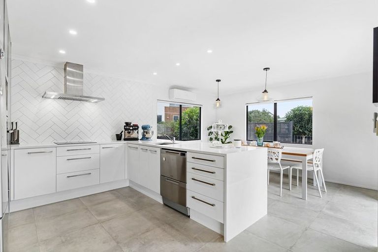 Photo of property in 8 Toomer Place, Beachlands, Auckland, 2018