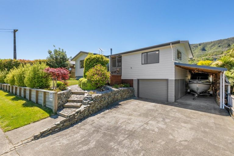 Photo of property in 17 Boons Valley Road, Waikawa, Picton, 7220