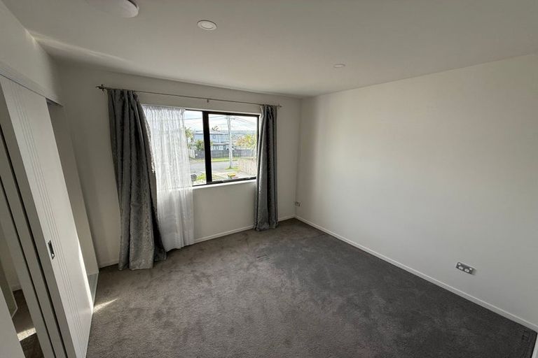 Photo of property in 8 Tiraumea Drive, Pakuranga, Auckland, 2010