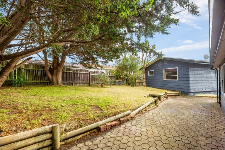 Photo of property in 108 Omapere Street, Whitby, Porirua, 5024