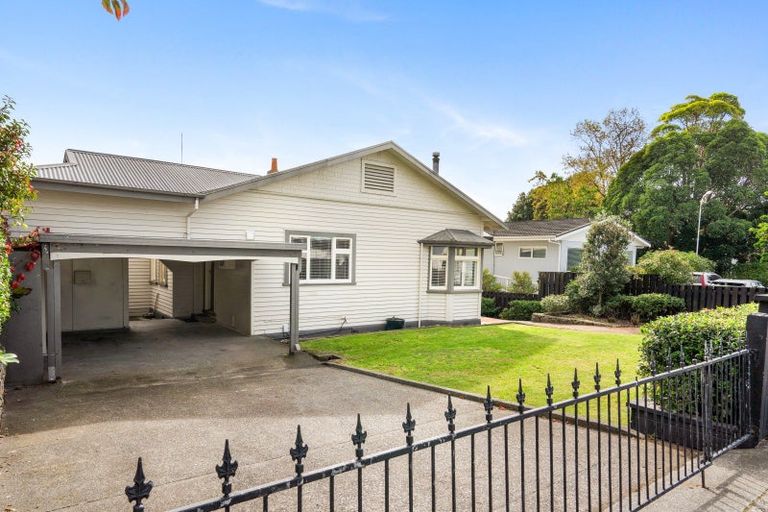 Photo of property in 45 Napier Terrace, Hospital Hill, Napier, 4110