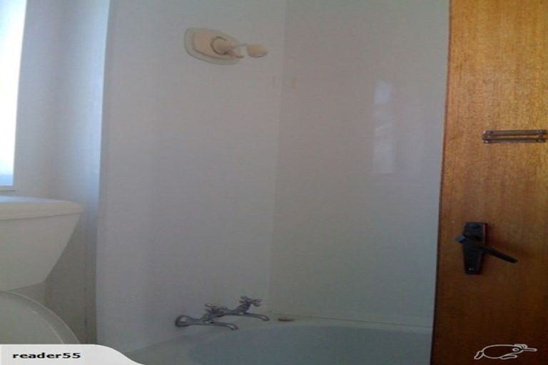 Photo of property in 74f6 Freyberg Street, Lyall Bay, Wellington, 6022