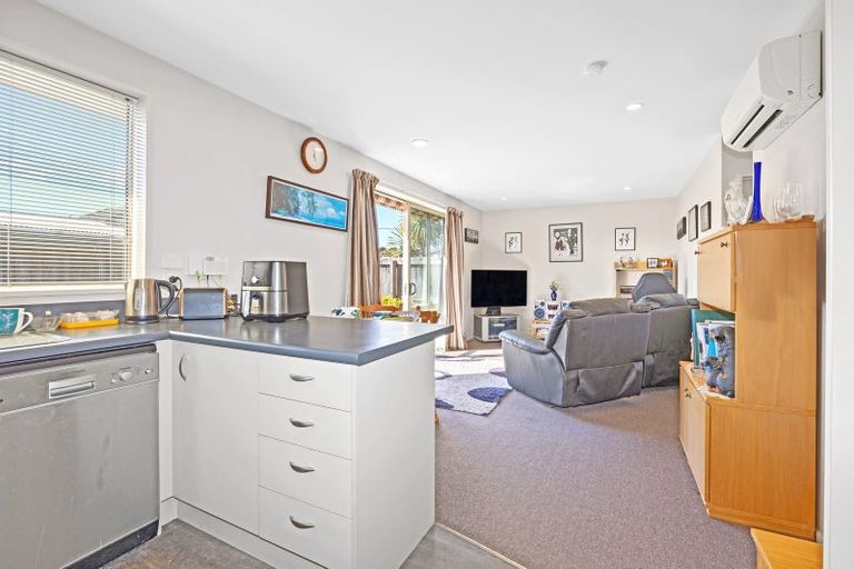 Photo of property in 1/160 Breezes Road, Aranui, Christchurch, 8061
