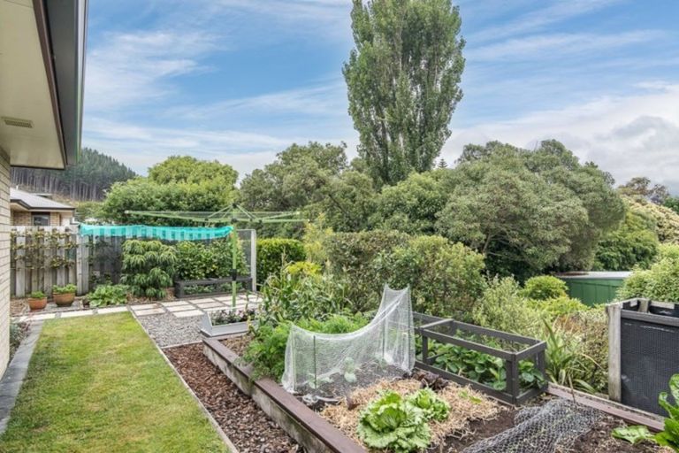 Photo of property in 6 Matuhi Street, Waikanae, 5036