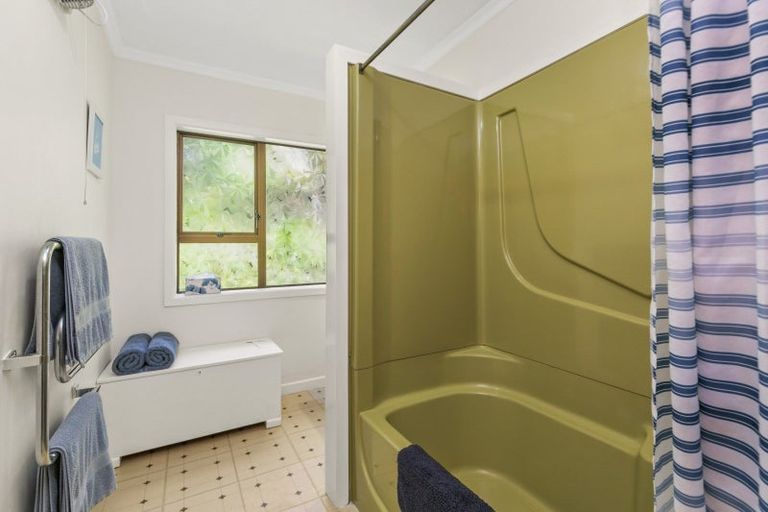 Photo of property in 24 Southern Cross Crescent, Island Bay, Wellington, 6023