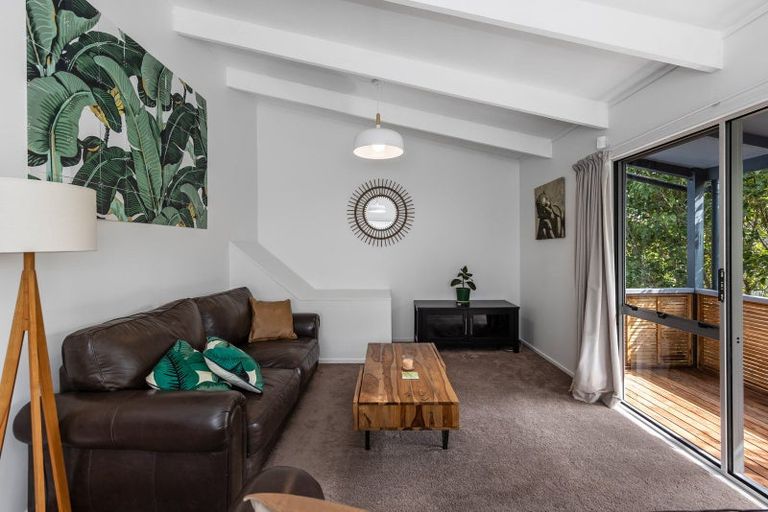 Photo of property in 4/191 Titirangi Road, Titirangi, Auckland, 0604