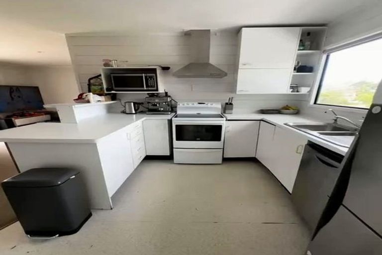 Photo of property in 1/62 Solar Road, Glen Eden, Auckland, 0602