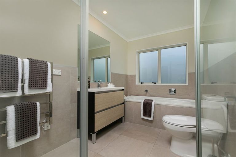 Photo of property in 48 Whenuapai Drive, Whenuapai, Auckland, 0618