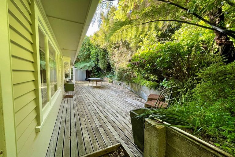 Photo of property in 114 Motuhara Road, Plimmerton, Porirua, 5026