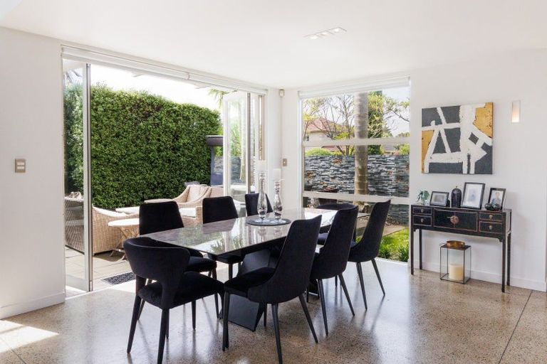 Photo of property in 297 Fitzherbert Avenue, West End, Palmerston North, 4410