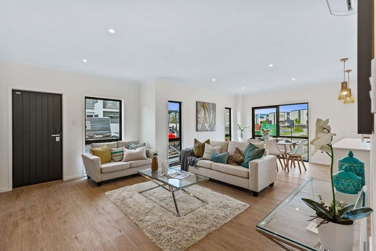 Photo of property in 39 Bristol Freighter Road, Hobsonville, 0616