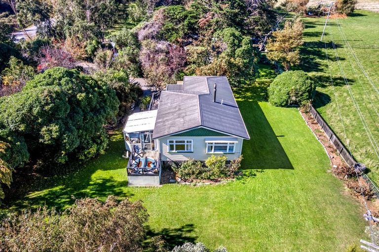Photo of property in 2890 Christchurch Akaroa Road, Prices Valley, Little River, 7591
