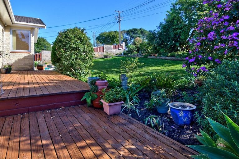 Photo of property in 28a Waimumu Road, Massey, Auckland, 0614