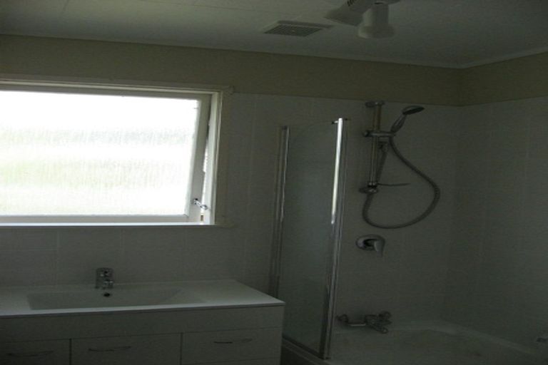 Photo of property in 1 Kintara Drive, Massey, Auckland, 0614