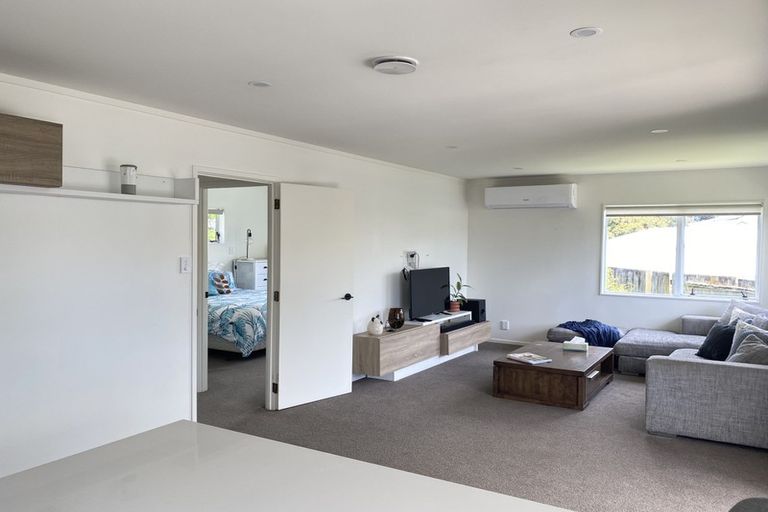 Photo of property in 12 Duncan Avenue, Te Atatu South, Auckland, 0610