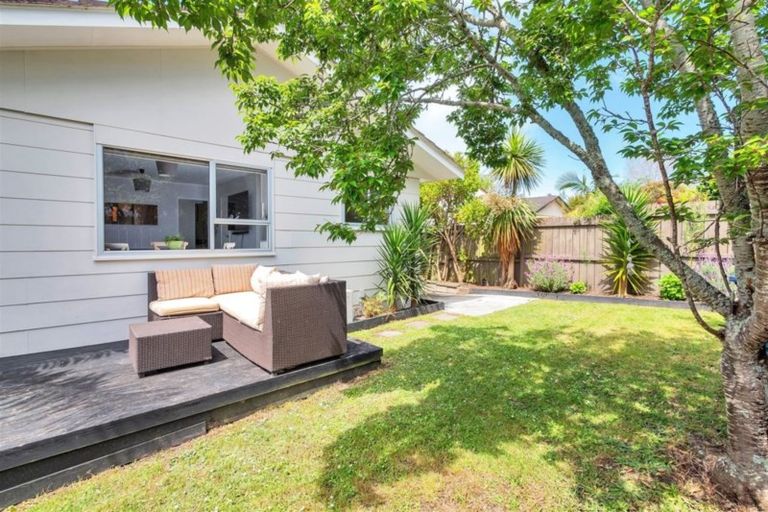 Photo of property in 1/6 Putney Place, Ranui, Auckland, 0612