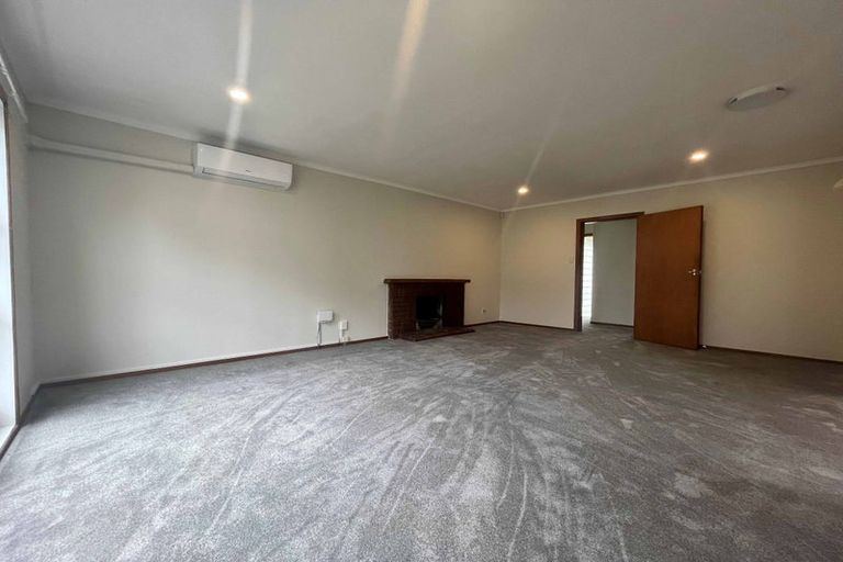 Photo of property in 2 Kohekohe Street, New Lynn, Auckland, 0600
