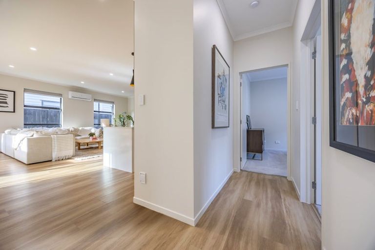 Photo of property in 3 Vintry Drive, Kumeu, 0810