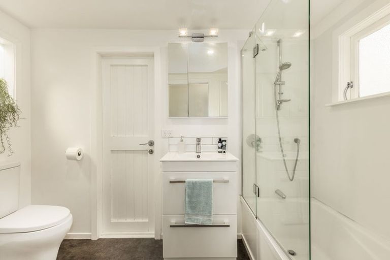 Photo of property in 124a Seaview Road, Paraparaumu Beach, Paraparaumu, 5032