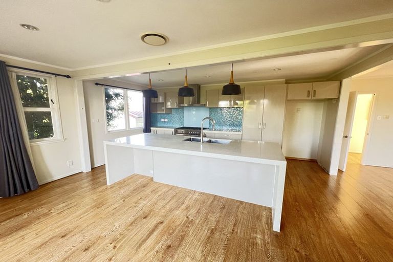 Photo of property in 47 Lysander Crescent, Beach Haven, Auckland, 0626