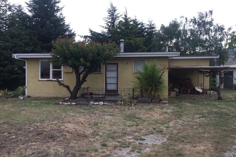 Photo of property in 24 Dunstan Street, Clyde, 9330