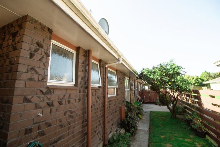 Photo of property in 1a Huata Place, West End, Palmerston North, 4412