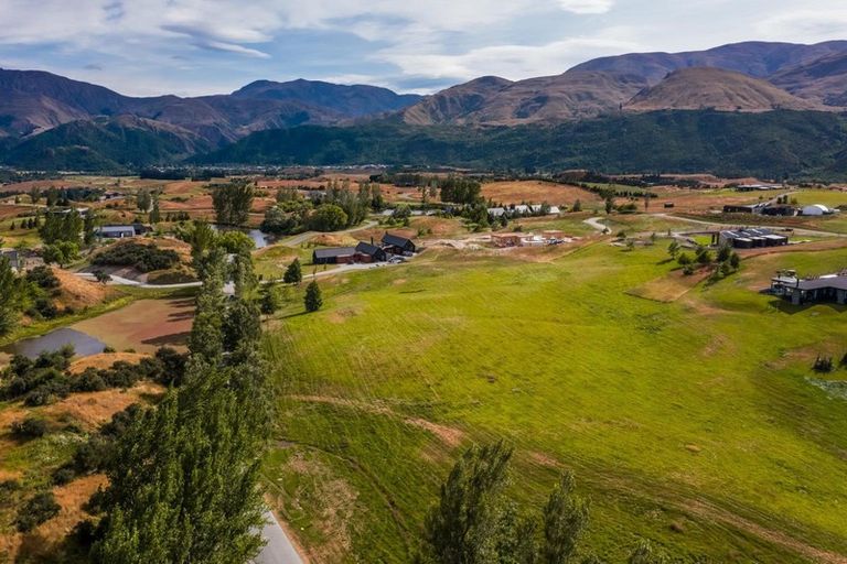 Photo of property in 4 Bendemeer Lane, Lake Hayes, Queenstown, 9371