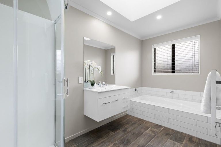 Photo of property in 41 Jack Hanley Drive, Jacks Point, Queenstown, 9371