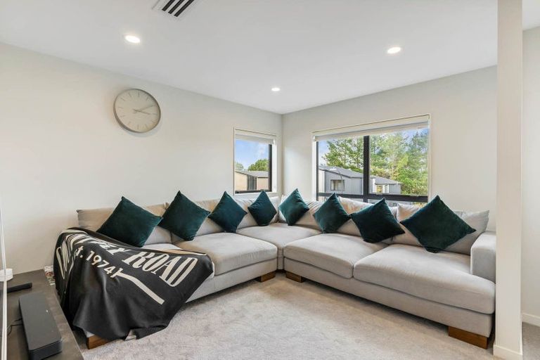 Photo of property in 8 Fjord Way, Karaka, Papakura, 2113
