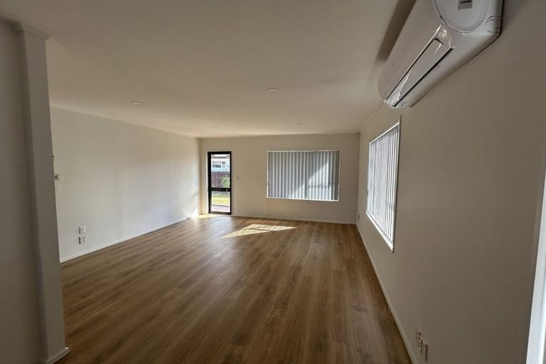 Photo of property in 1/4 Kelvin Road, Papakura, 2110