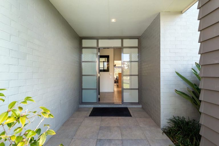 Photo of property in 31 Oakway Drive, Schnapper Rock, Auckland, 0632