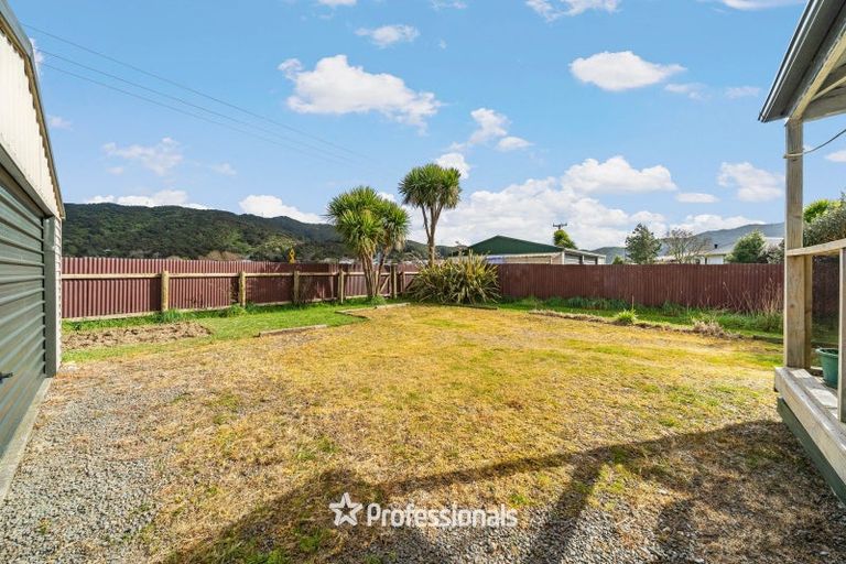 Photo of property in 19 Grimsby Grove, Wainuiomata, Lower Hutt, 5014