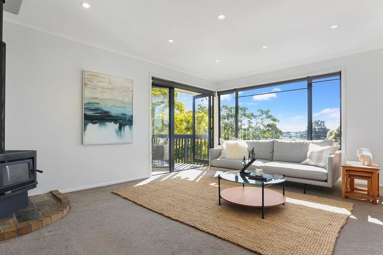 Photo of property in 6 May Avenue, Te Atatu South, Auckland, 0610