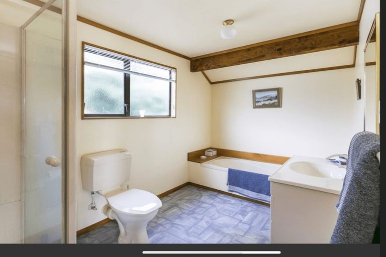 Photo of property in 8 Scorian Close, Karori, Wellington, 6012