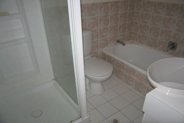 Photo of property in Maddison Apartments, 2/6g Queen Street, Palmerston North, 4410