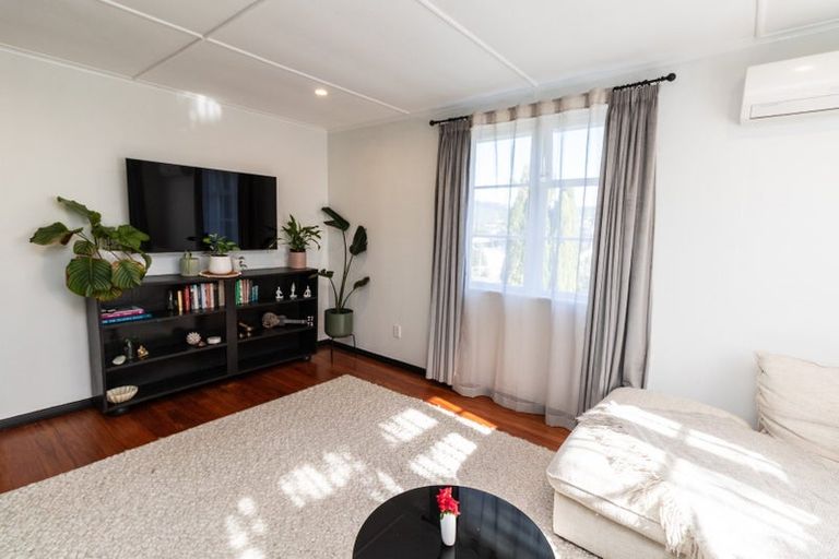 Photo of property in 62 Dimock Street, Titahi Bay, Porirua, 5022