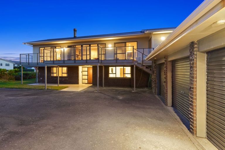 Photo of property in 31 Oratia Street, Waikanae Beach, Waikanae, 5036
