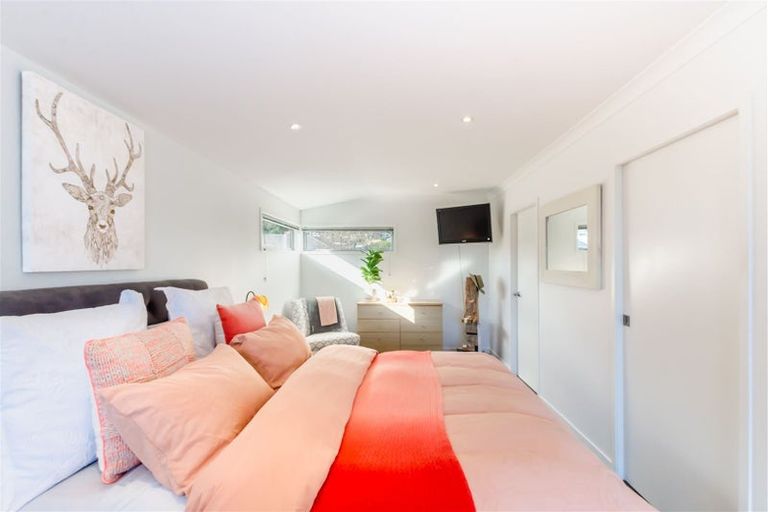 Photo of property in 1b Winara Avenue, Waikanae, 5036