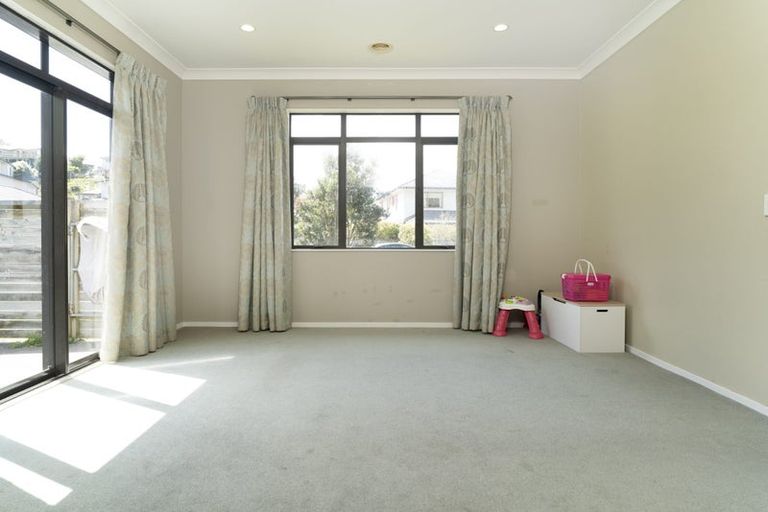 Photo of property in 13 Yarnbrook Grove, Churton Park, Wellington, 6037