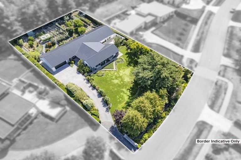Photo of property in 72 Oakgrove Drive, Rangiora, 7400