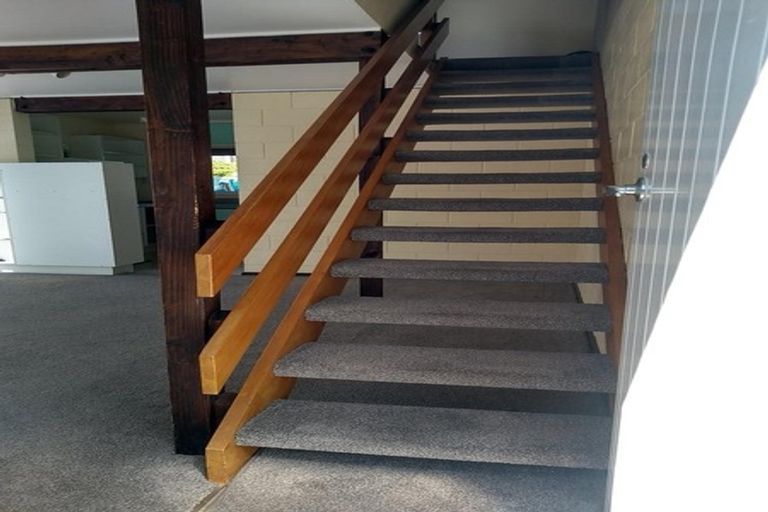 Photo of property in 17/4u Dr Taylor Terrace, Johnsonville, Wellington, 6037