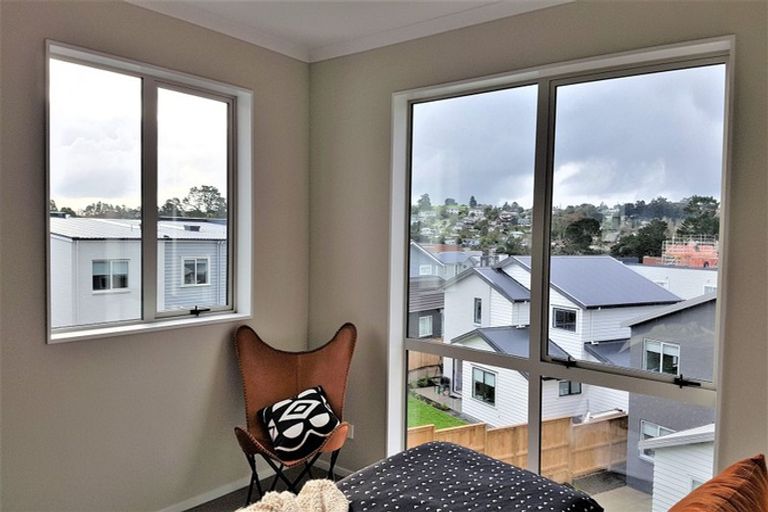 Photo of property in 64 Manutewhau Road, Massey, Auckland, 0614