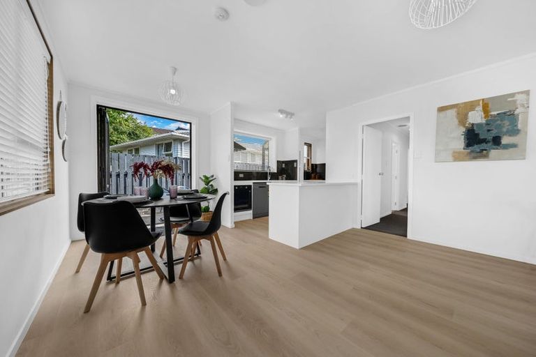 Photo of property in 1/52 Butterworth Drive, Glendene, Auckland, 0602