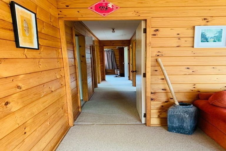 Photo of property in 2/72 Aeroview Drive, Beach Haven, Auckland, 0626