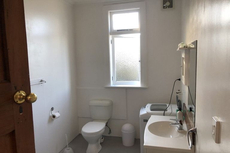 Photo of property in 14 Rolleston Street, Mount Cook, Wellington, 6021