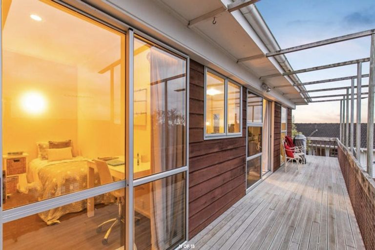 Photo of property in 2/90 Birkdale Road, Birkdale, Auckland, 0626