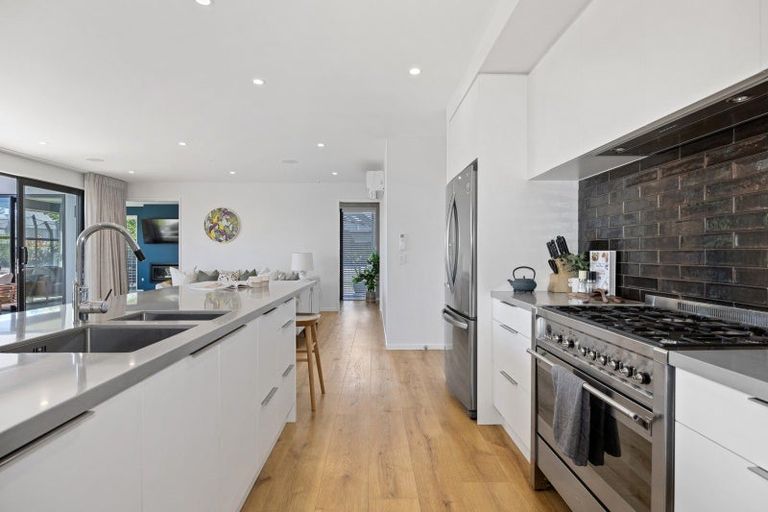 Photo of property in 18 Karere Avenue, Marshland, Christchurch, 8083