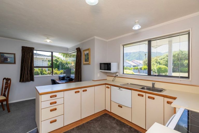 Photo of property in 2 Kanawa Street, Waikanae, 5036