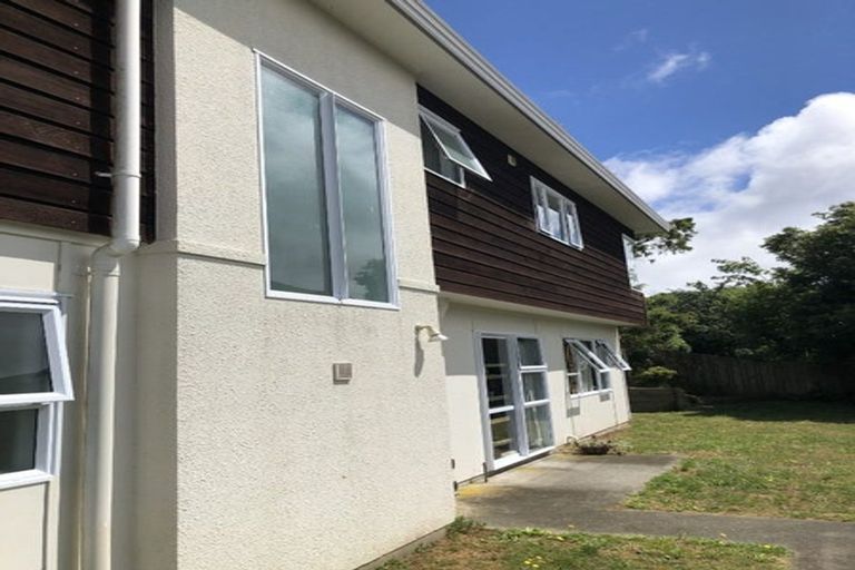 Photo of property in 8 Aintree Grove, Churton Park, Wellington, 6037