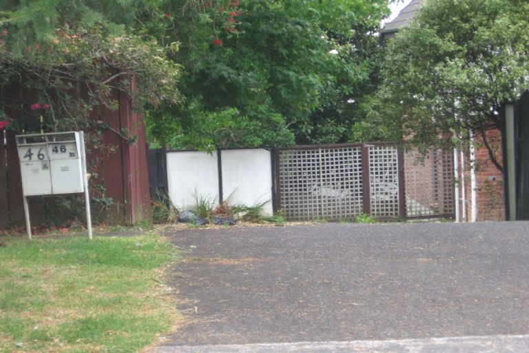 Photo of property in 1/46 Tree View Avenue, Glenfield, Auckland, 0629